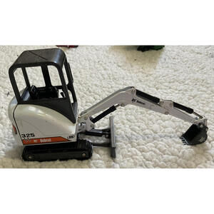 1:25 Mini Bobcat Hydraulic Excavator  X225